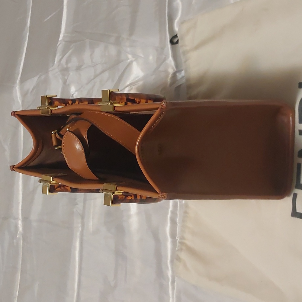 New Authentic Fendi Tan Calfskin Sunshine Tote with Tortoise Shell Handles - Picture 4 of 11